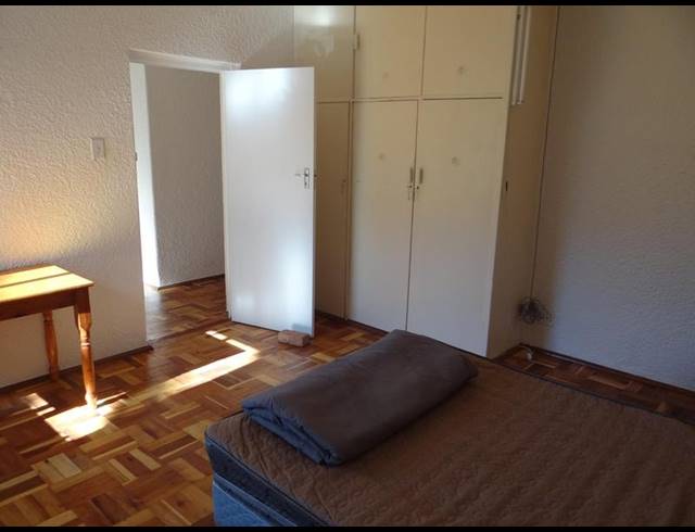 2 BEDROOM PROPERTY TO RENT IN RONDEBOSCH